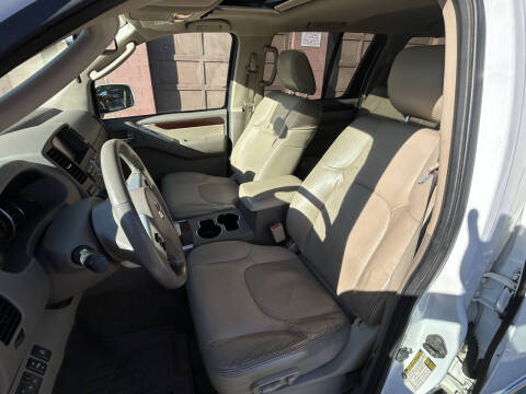 2012 Nissan Pathfinder LE