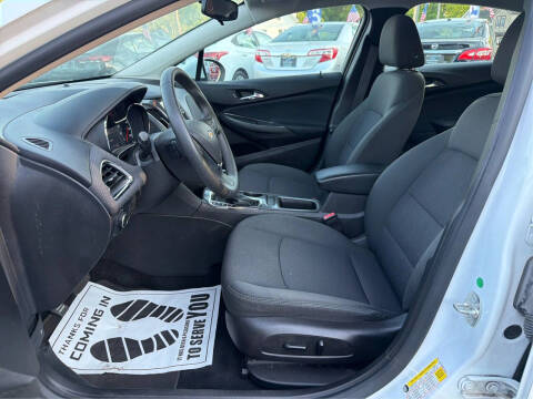 2017 Chevrolet Cruze LT Auto