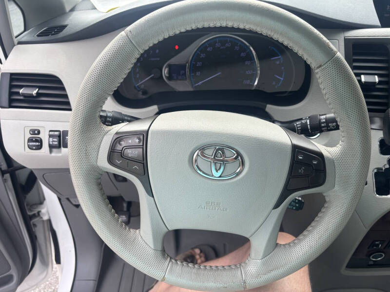 2013 Toyota Sienna Limited 7-Passenger