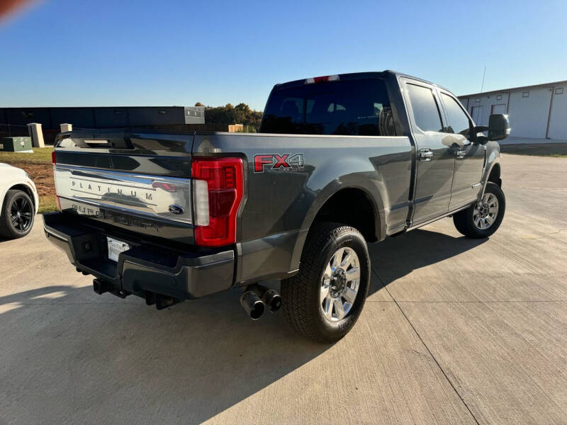 2019 Ford F-250 Super Duty Platinum photo 4