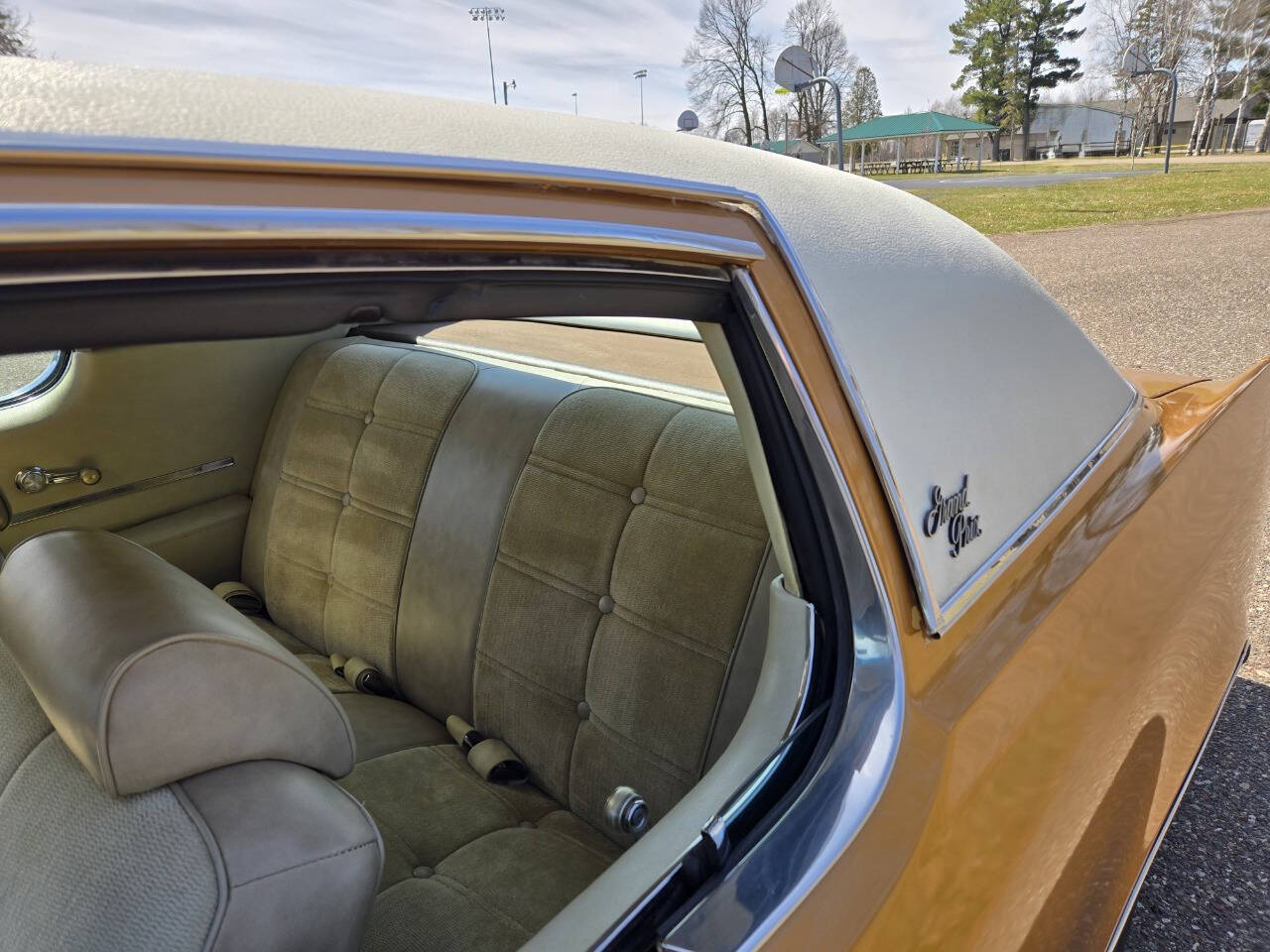 1972 Pontiac Grand Prix 98