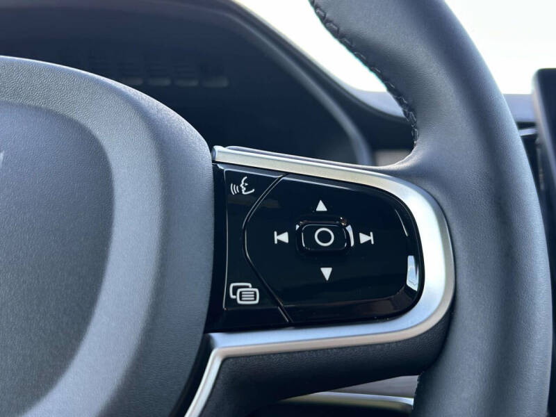 2026 Volvo XC90 B6 Core