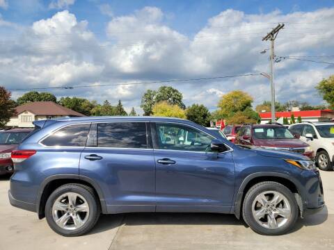 2018 Toyota Highlander for sale at Farris Auto in Cottage Grove WI