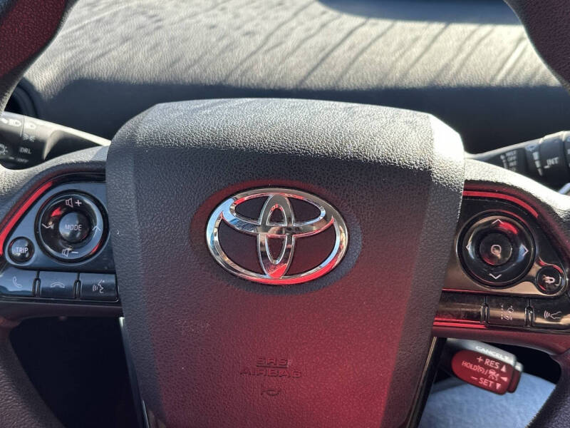 2019 Toyota Prius LE