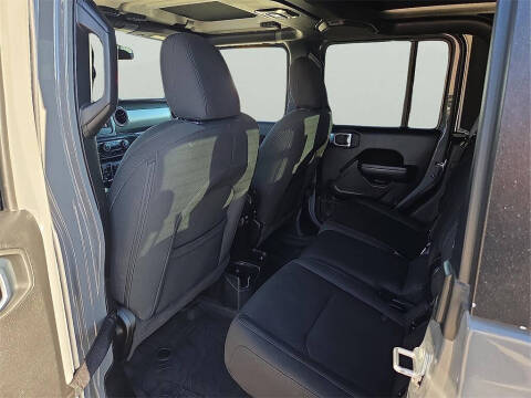 2023 Jeep Gladiator Willys