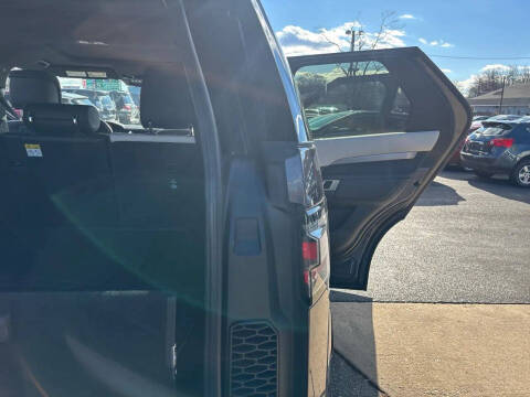 2023 Land Rover Discovery P360 S R-Dynamic