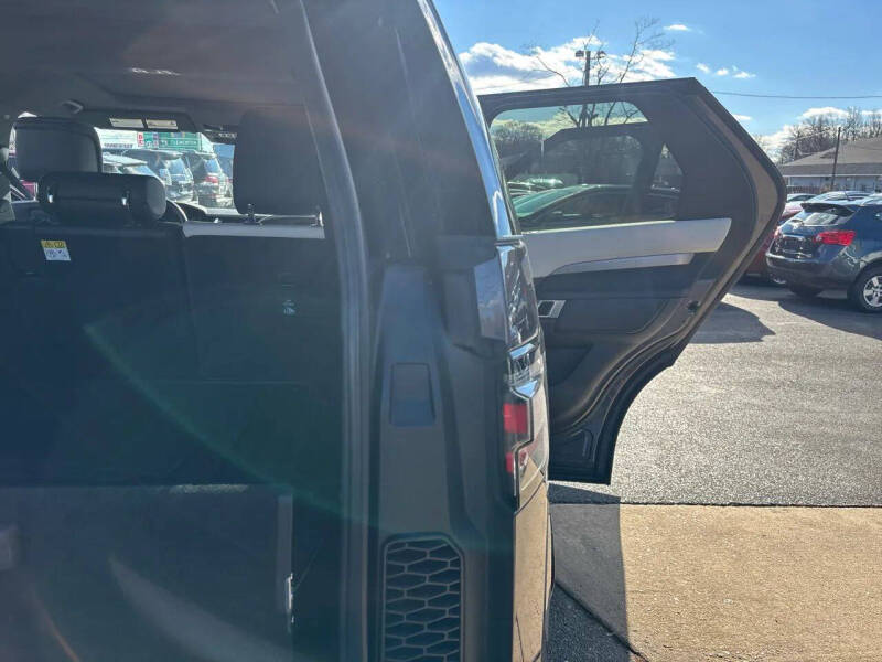 2023 Land Rover Discovery P360 S R-Dynamic