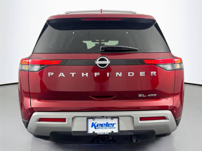 2025 Nissan Pathfinder SL