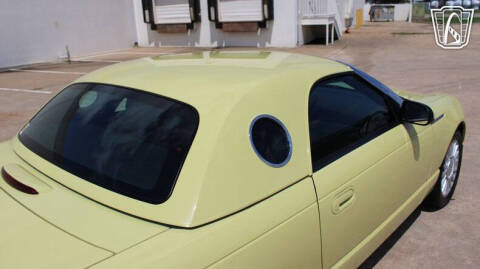 2005 Ford Thunderbird