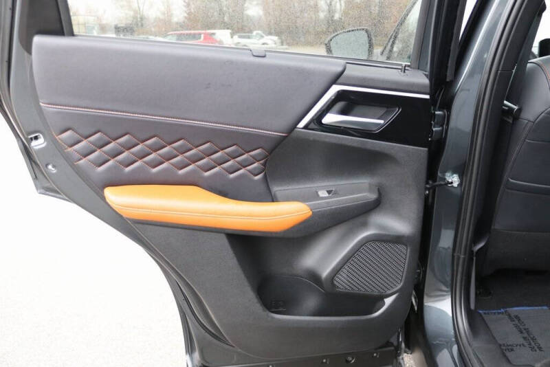 2025 Mitsubishi Outlander PHEV SEL