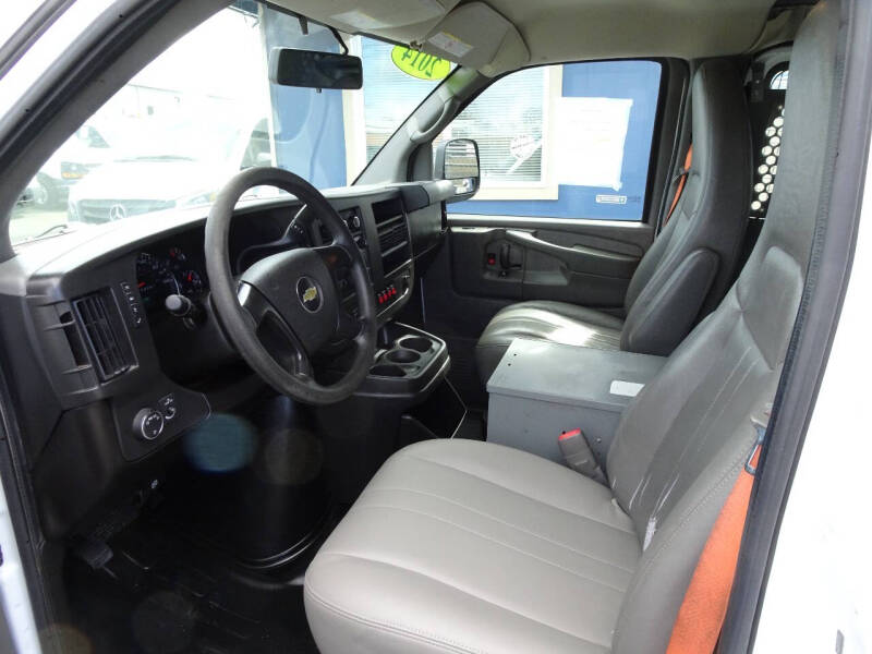 2014 Chevrolet Express Cargo Work Van - Photo 17