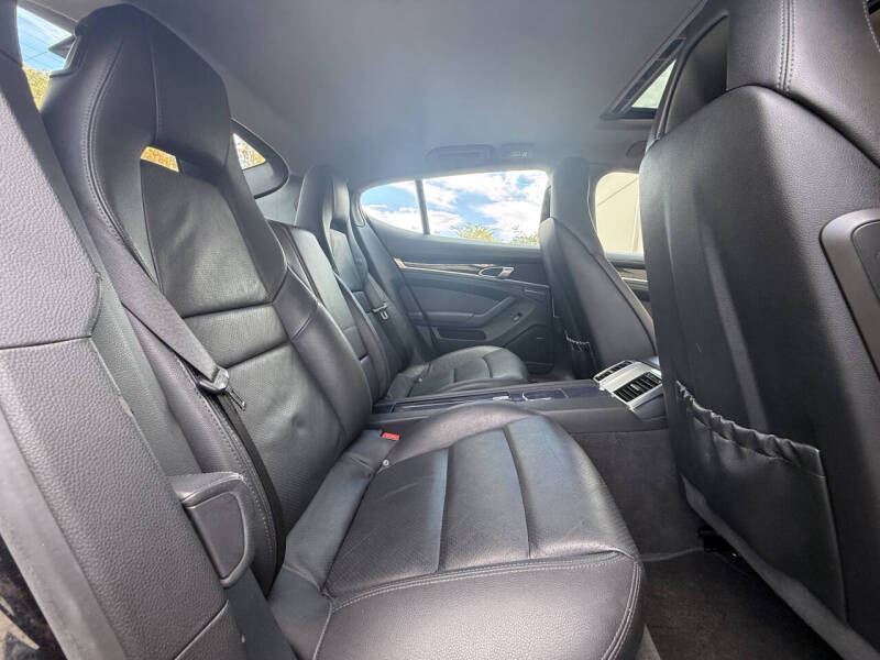 2011 Porsche Panamera 4