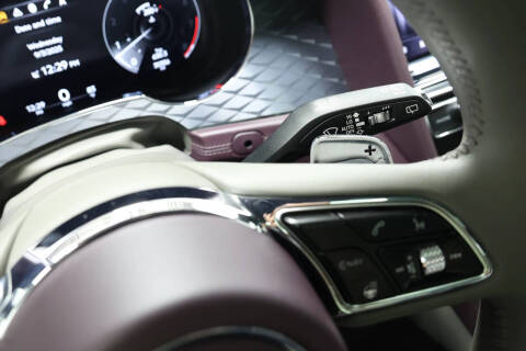 2023 Bentley Bentayga EWB