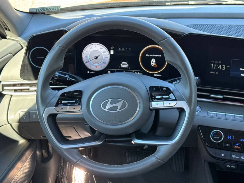 2025 Hyundai Elantra SEL Convenience