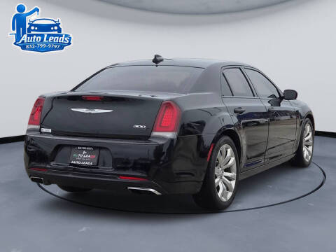 2016 Chrysler 300 S