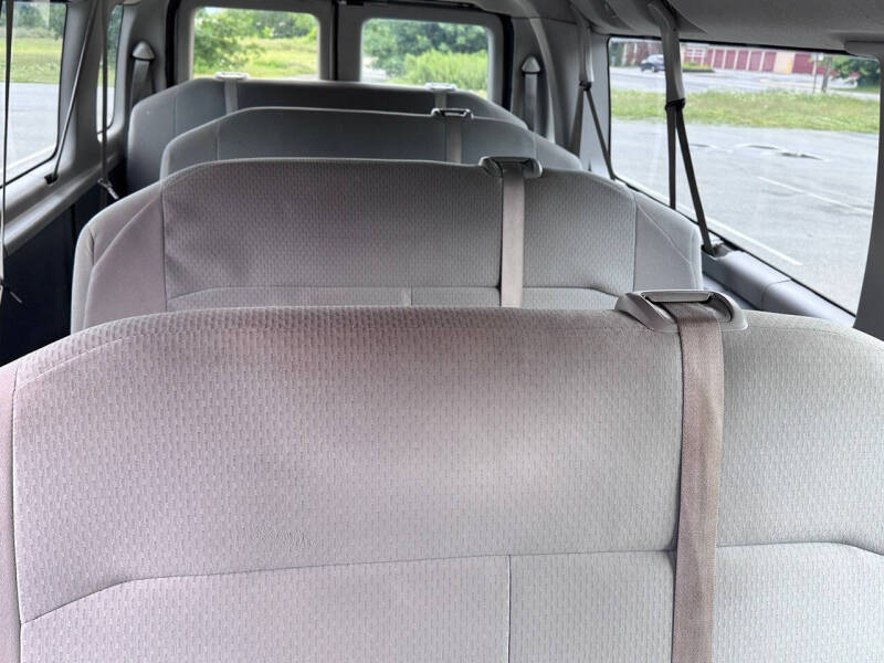 2010 Ford E-Series E-350 SD XLT