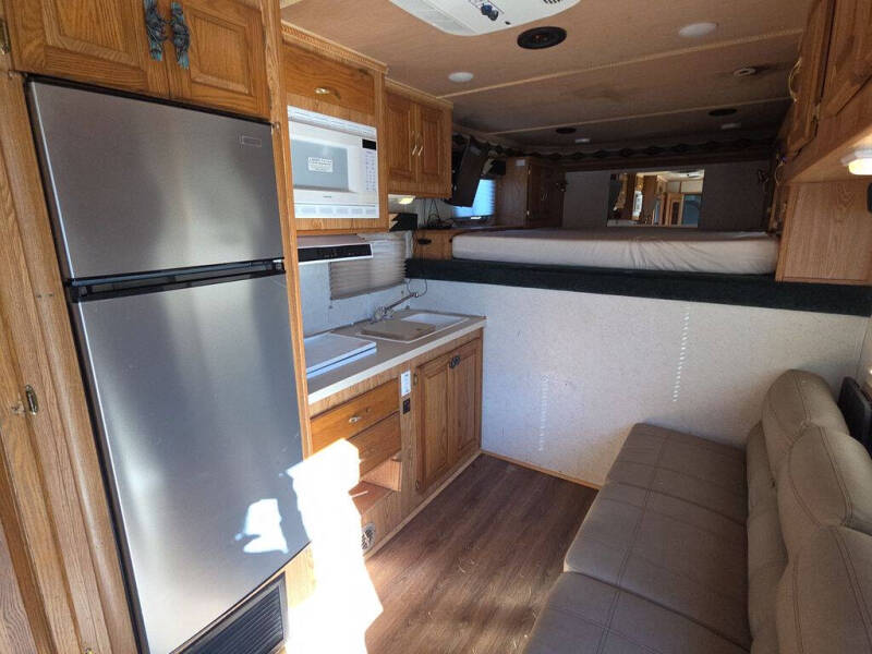 2000 Featherlite Trailer 8587