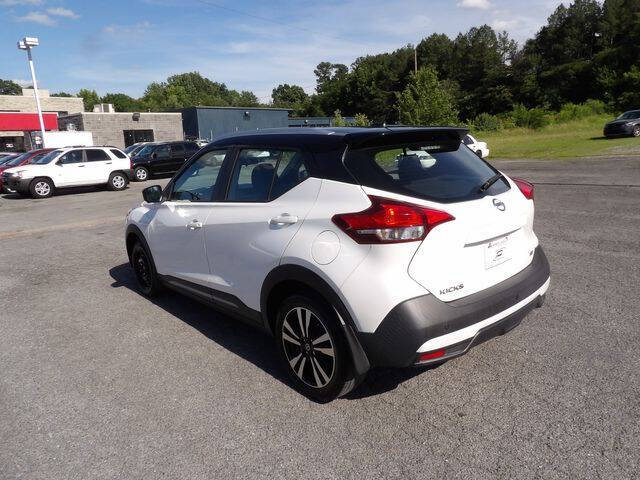 2019 Nissan Kicks SR
