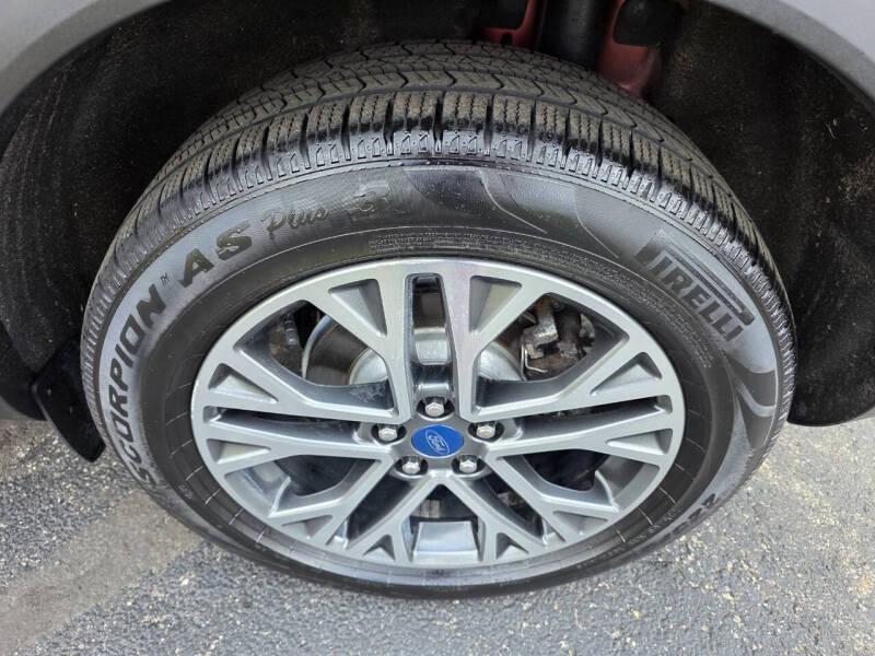 2020 Ford Escape SEL