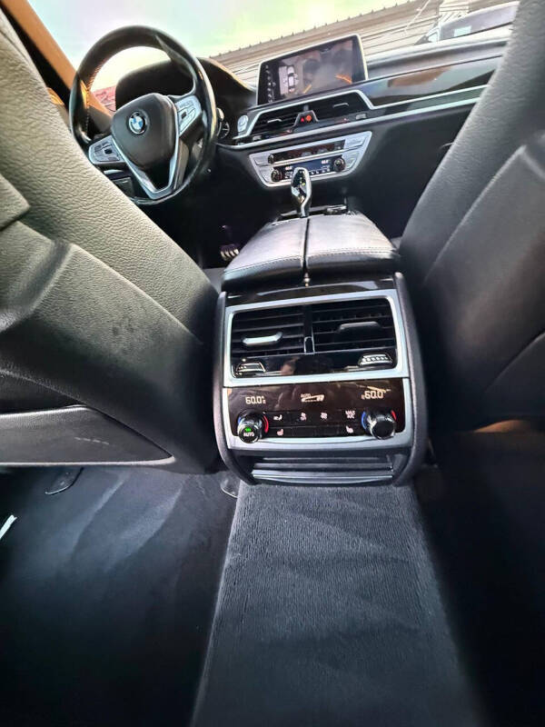 2017 BMW 7 Series 740i