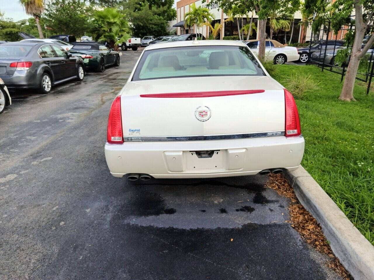 2011 Cadillac DTS Sedan - $7,950