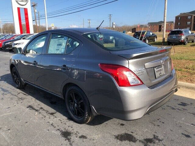2019 Nissan Versa S Plus