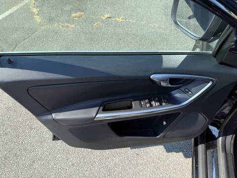 2015 Volvo XC60 T5 Drive-E Premier Plus