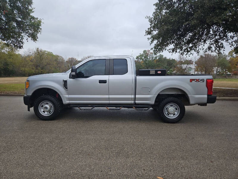 2017 Ford F-250 Super Duty XLT photo 6