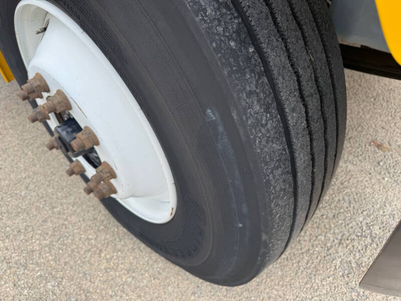 2018 Freightliner M2 106