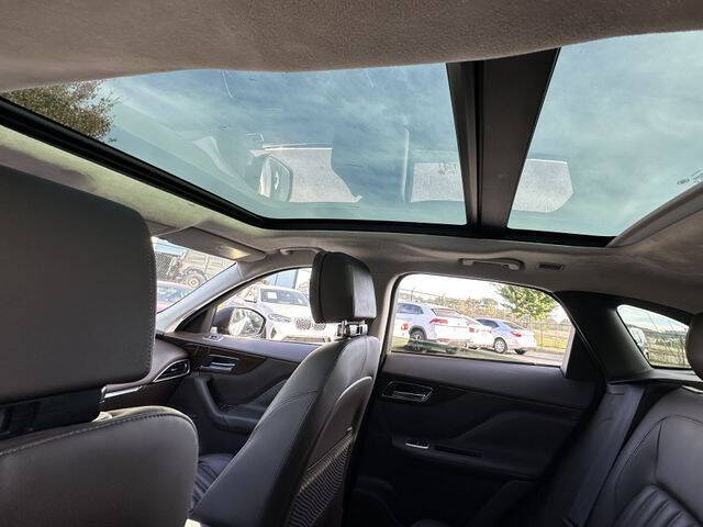 2018 Jaguar F-PACE 30t Portfolio