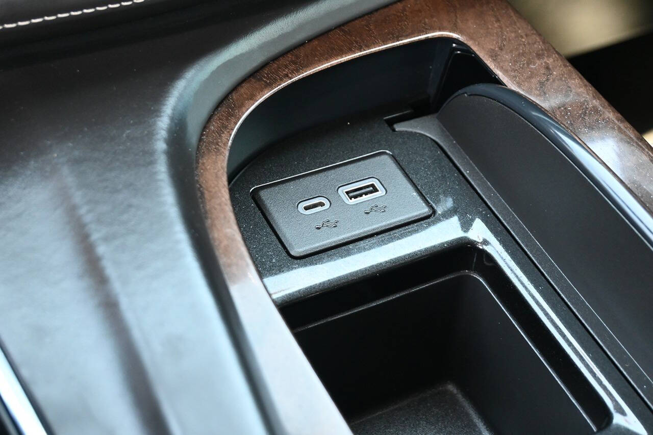 2022 Cadillac Escalade 33