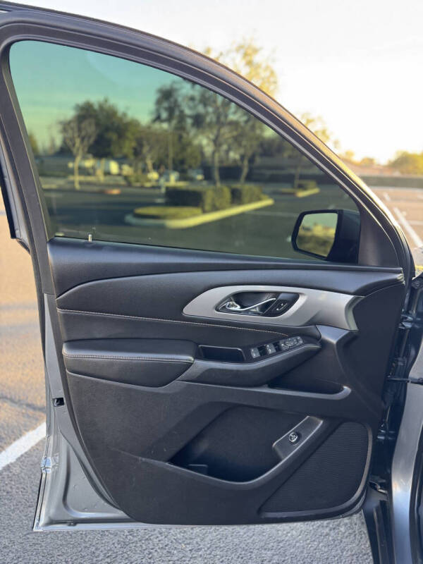 2020 Chevrolet Traverse LT Leather