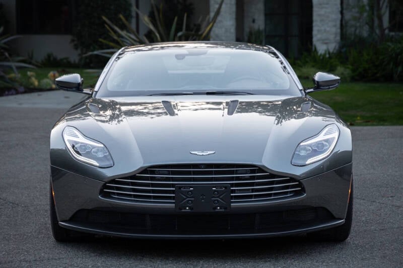 2018 Aston Martin DB11 Base photo 38