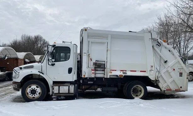 2015 Freightliner M2 106