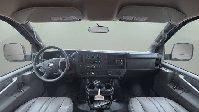 2025 Chevrolet Express 2500