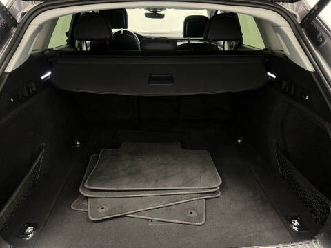 2022 Audi e-tron quattro Premium Plus