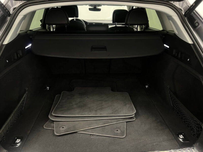 2022 Audi e-tron quattro Premium Plus