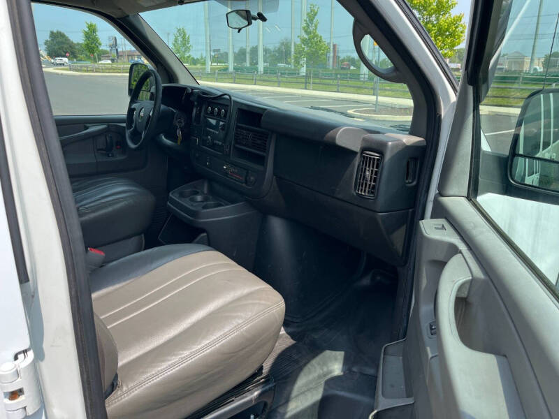 2010 GMC Savana 3500