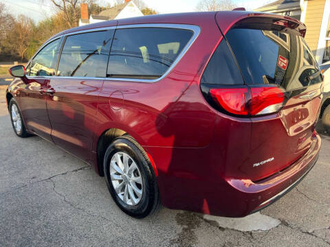 2018 Chrysler Pacifica Touring Plus