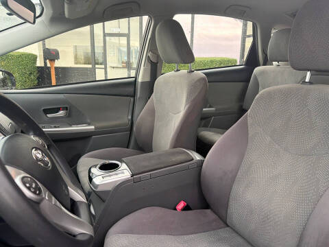 2012 Toyota Prius v Three