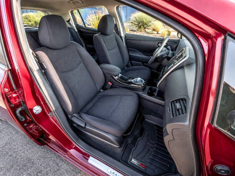 2016 Nissan LEAF SV