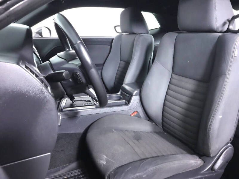 2011 Dodge Challenger SE