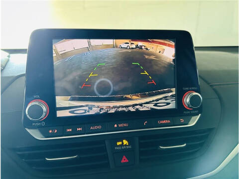 2022 Nissan Altima 2.5 SR