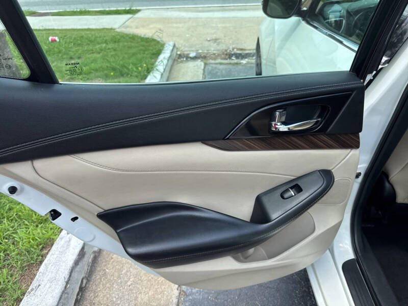 2017 Nissan Maxima Platinum
