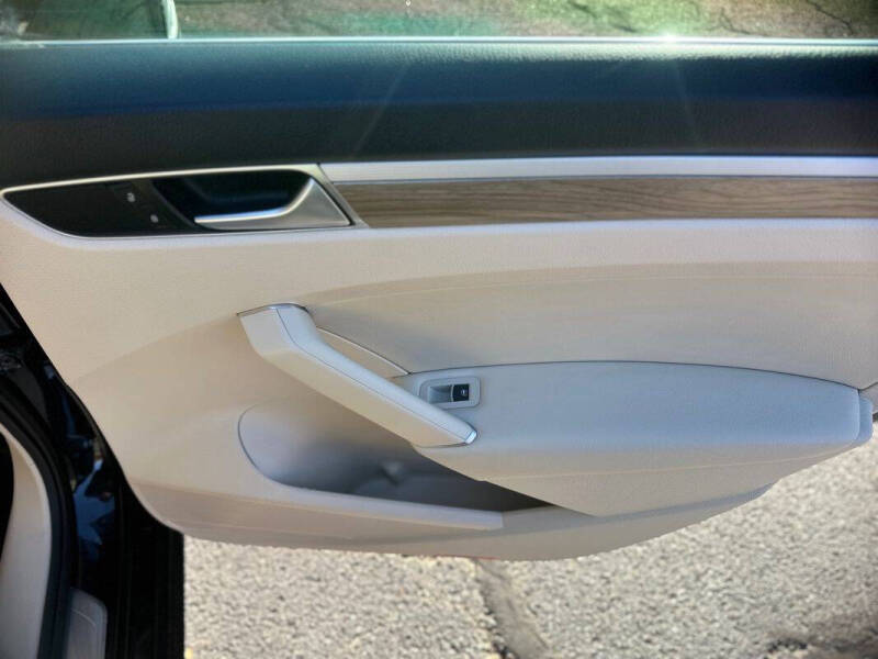 2016 Volkswagen Passat 1.8T SEL