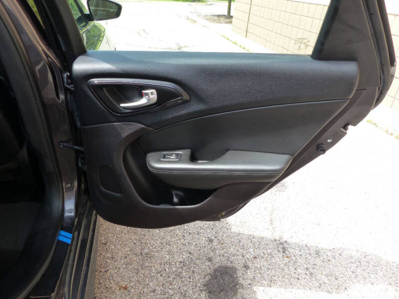 2015 Chrysler 200 S