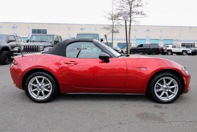 2016 Mazda MX-5 Miata Sport