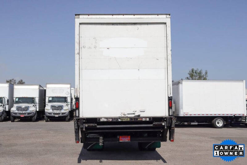 2018 Freightliner M2 106