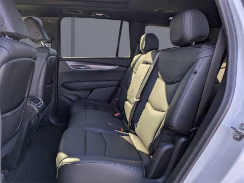 2025 Cadillac XT6 Luxury