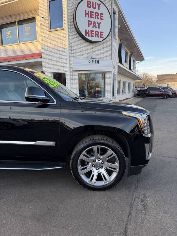 2017 Cadillac Escalade Luxury